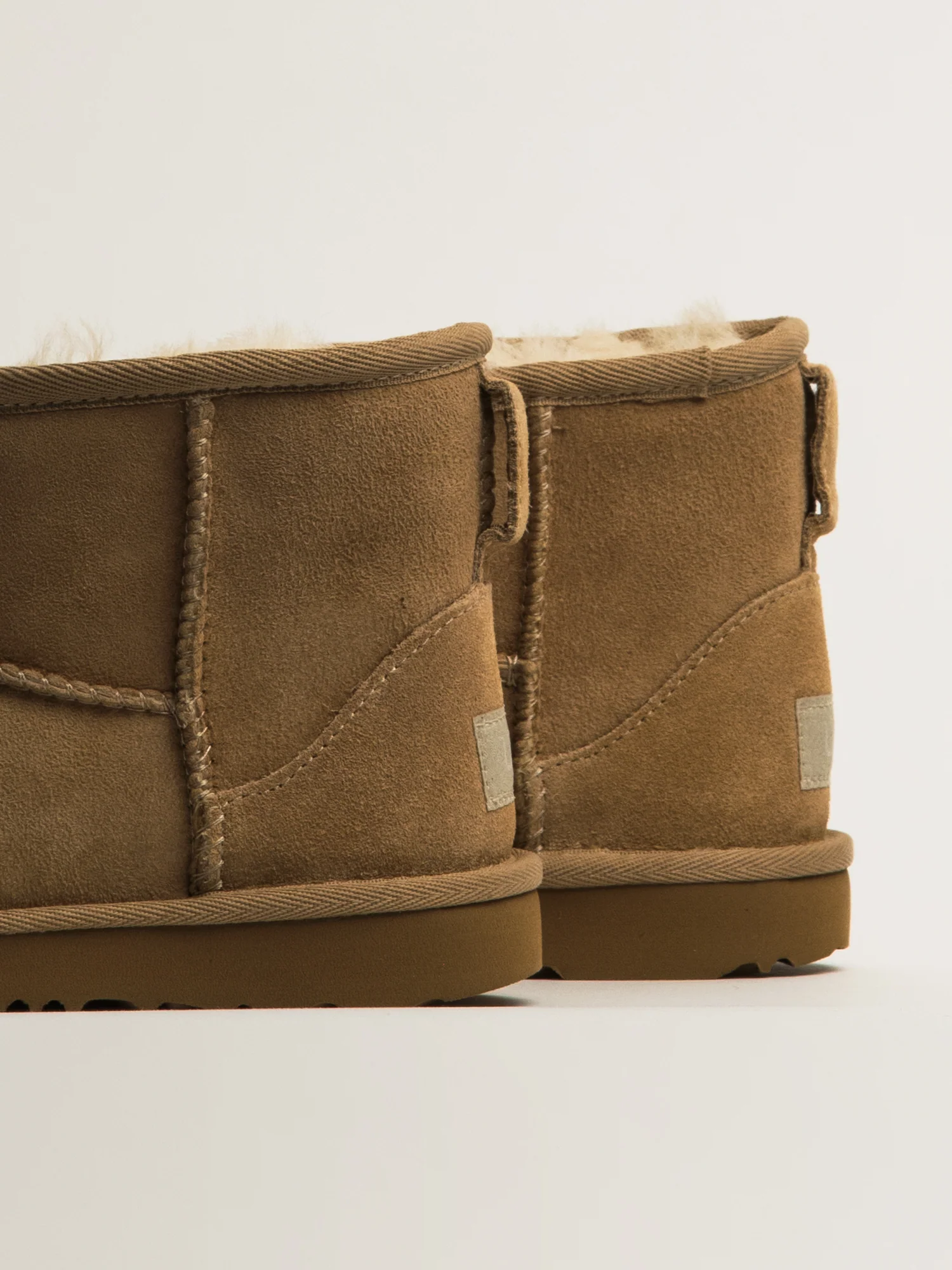 KIDS UGG K CLASSIC MINI II - SAND - Image 7