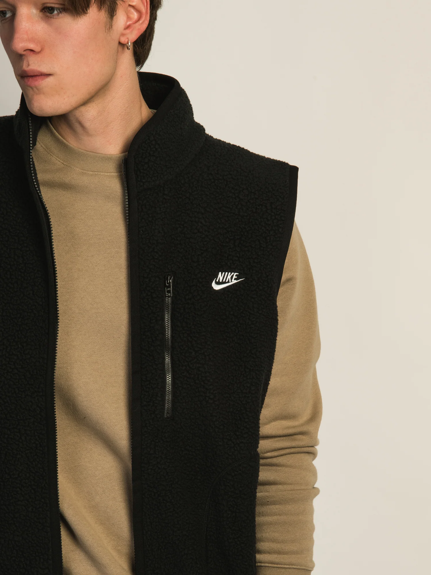 NIKE CLUB WINTER VEST - Image 3