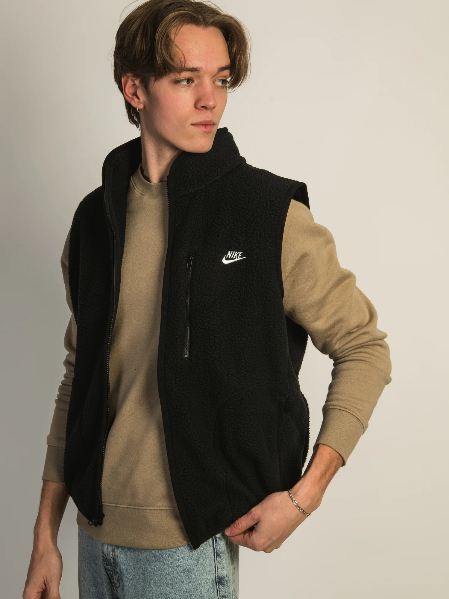 NIKE CLUB WINTER VEST - Image 4